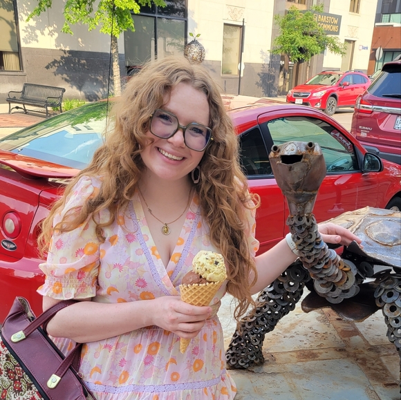 Meet your Posher, Julia - Picture 7 of 16